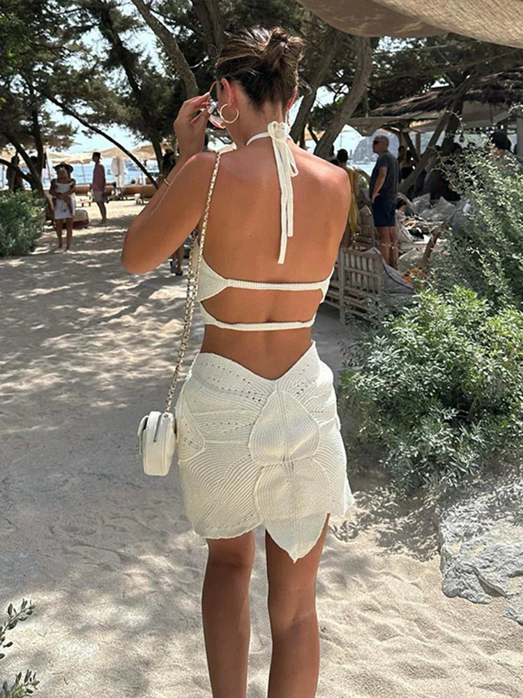 Florelle – Sexy Halter Mini Jurk met 3D Bloemen en Open Rug