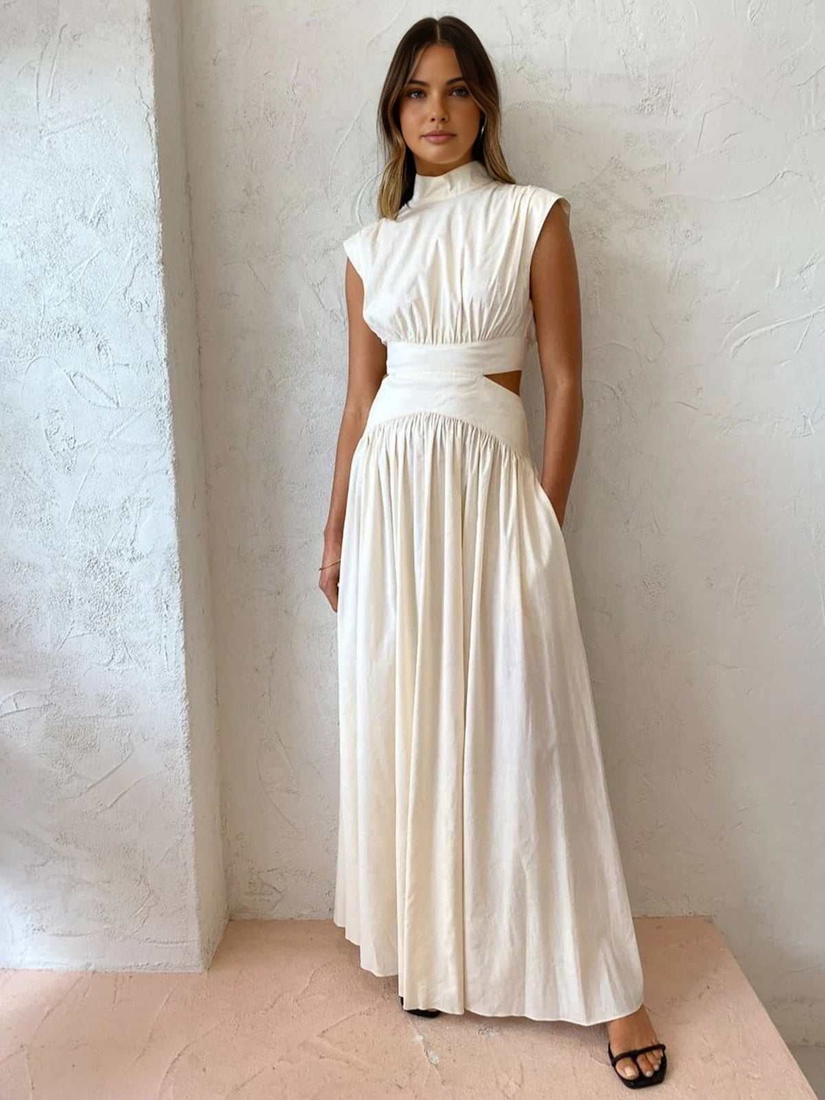 SALVINA | Maxi-jurk met Cut-out Rug en Plooidetail 0