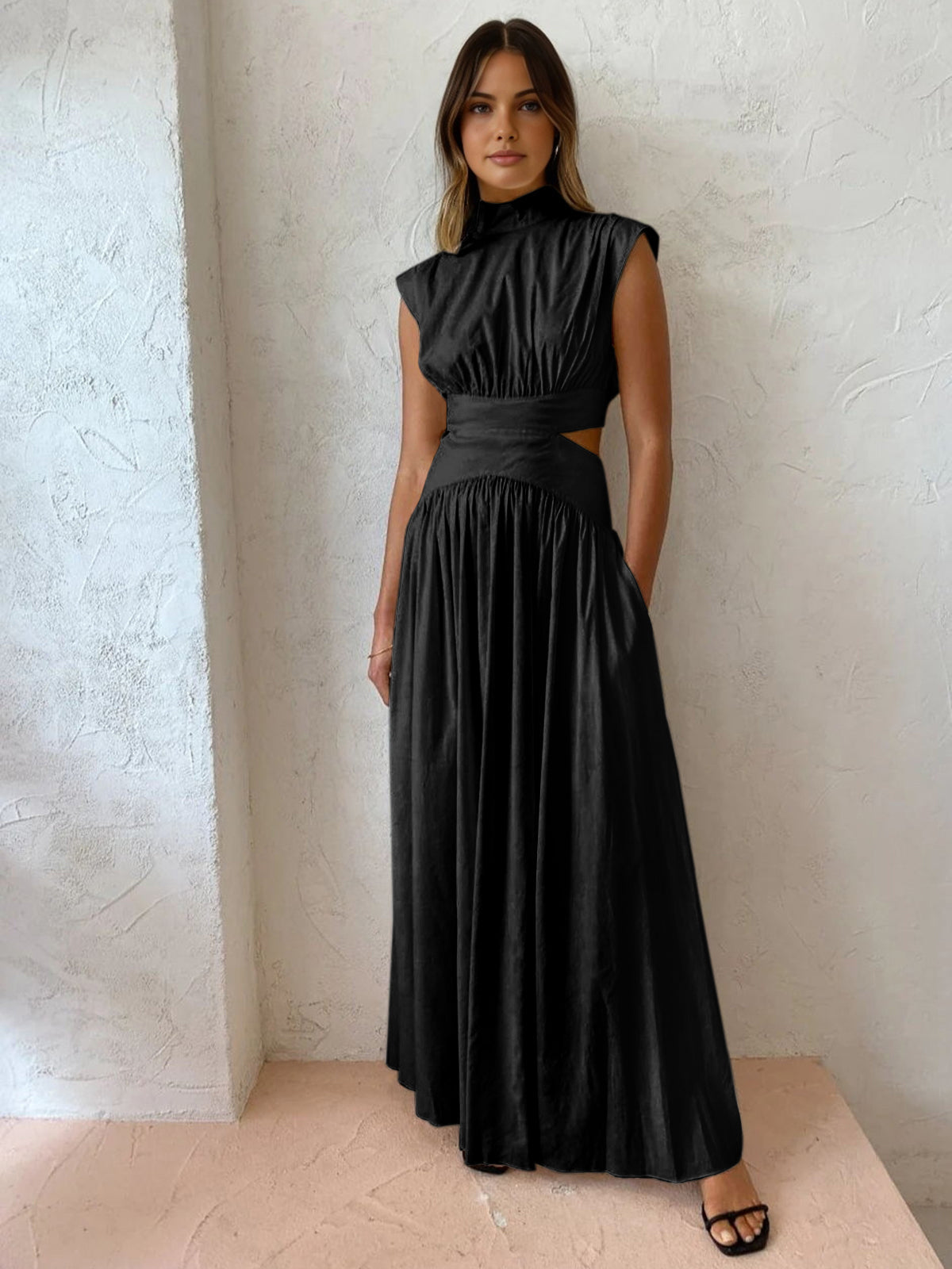 SALVINA | Maxi-jurk met Cut-out Rug en Plooidetail 3