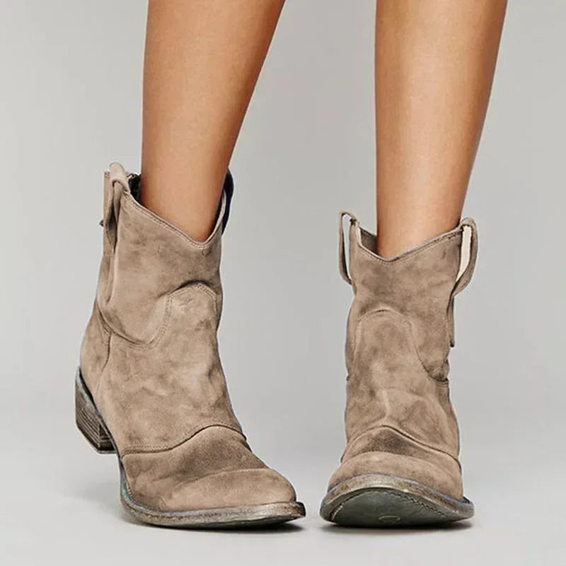 WYNONA | Cowboy Enkellaarsjes met Borduurdetails en Stoere Twist 0