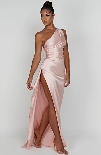 IRINA | Satijnen One-Shoulder Splitjurk voor Speciale Gelegenheden