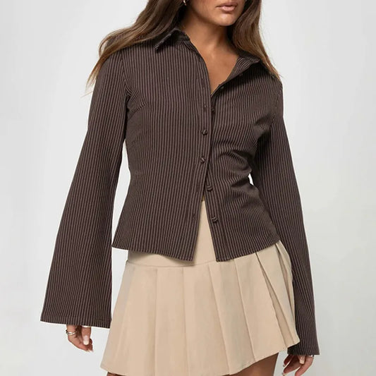 Eva Blouse | Retro & Elegant | Slim-Fit Pasvorm | Flared Mouwen | Tijdloze Stijl