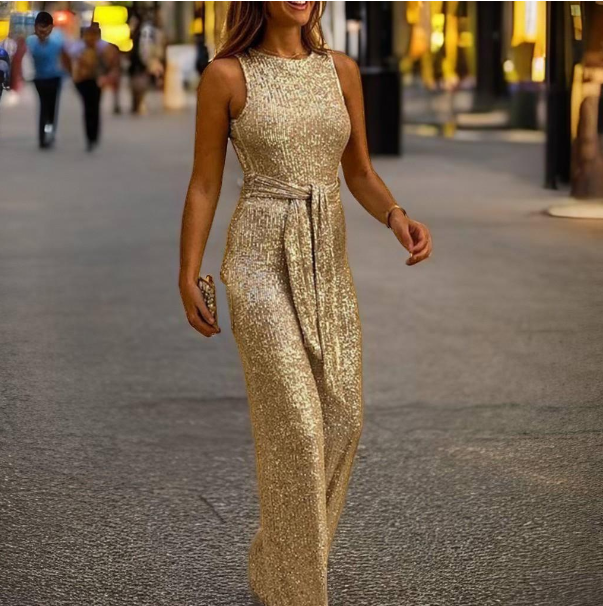 Serenna | Verleidelijke Glitter Jumpsuit met Open Rug en Schouders