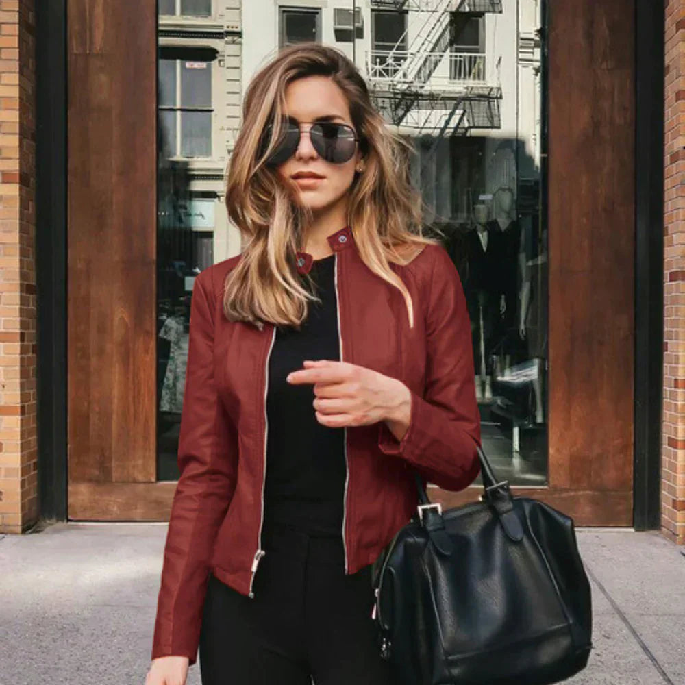 RAINE | Tijdloos leren damesjack met moderne flair