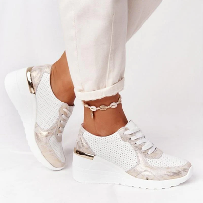 Selvona | Sneakers met Sleehak en Metallic Accenten