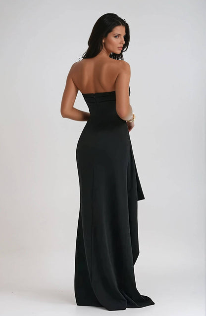 Amira – Stralende Jurk met Split in Elegante Pasvorm